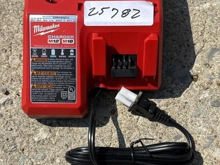 milwaukee-m-12-–-m-18-charger-image-1