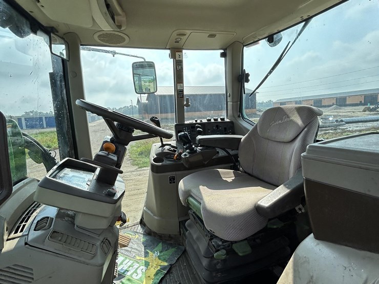 2005-john-deere-7520-image-41