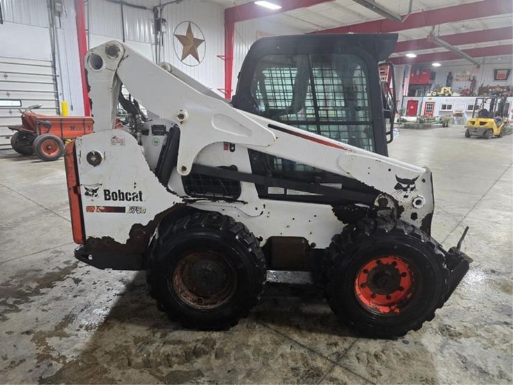 2013-bobcat-s750-image-6
