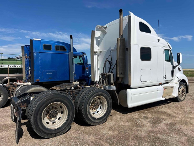 2005-peterbilt-387-image-5