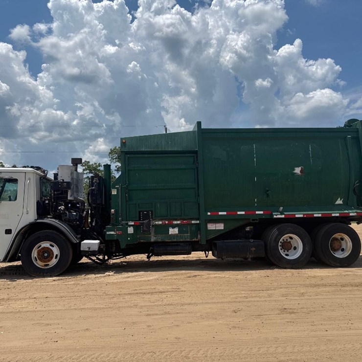 2014 MACK LEU613