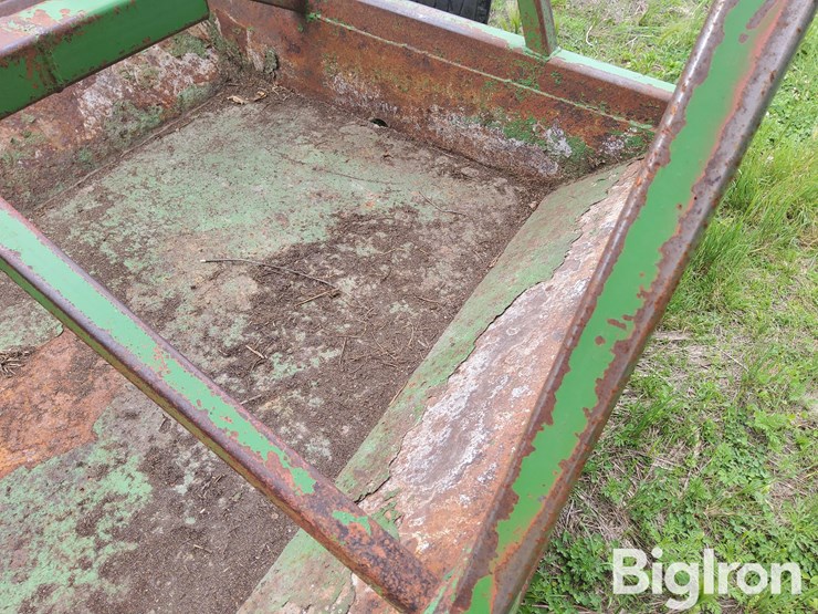 portable-bale-feeder-image-12