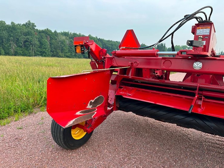 2014-new-holland-h7450-image-23