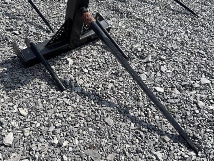 3-point-bale-spear-image-1