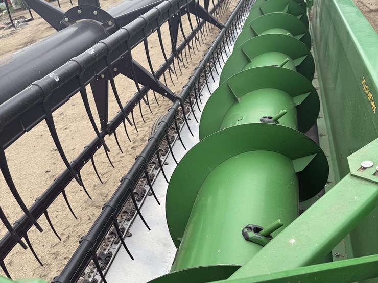 2010-john-deere-635f-image-5