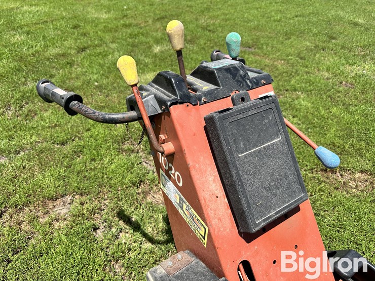 ditch-witch-1020-image-19