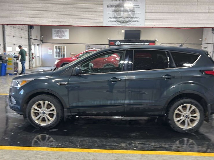 2019-ford-escape-image-2