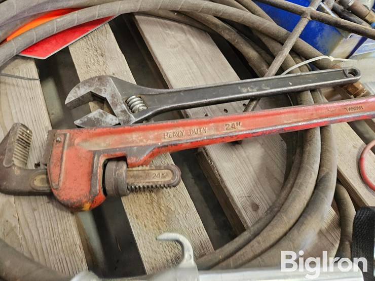 pallet-of-misc.-tools,-parts,-&-fasteners-image-6