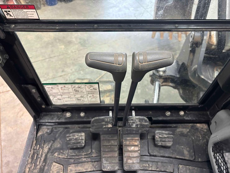 2016-bobcat-e85-image-19