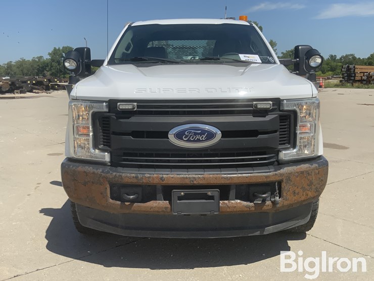 2017-ford-f350-xl-image-2