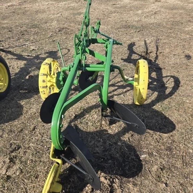 JOHN DEERE 2