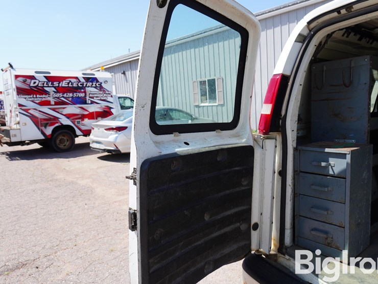 2004-chevrolet-express-1500-image-12