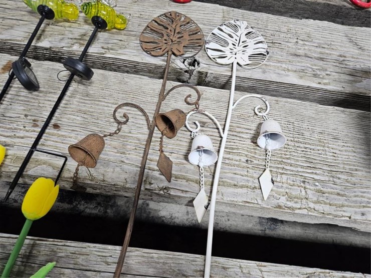 #439-•-metal-yard-art-image-3
