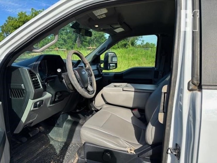 2017-ford-f450-image-12