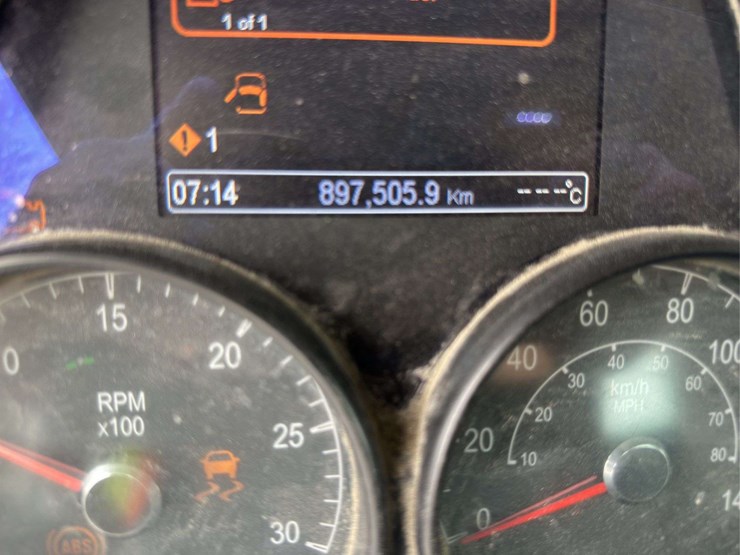 2014-peterbilt-579-image-24