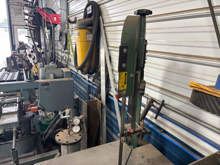 grizzly-upright-band-saw-image-3
