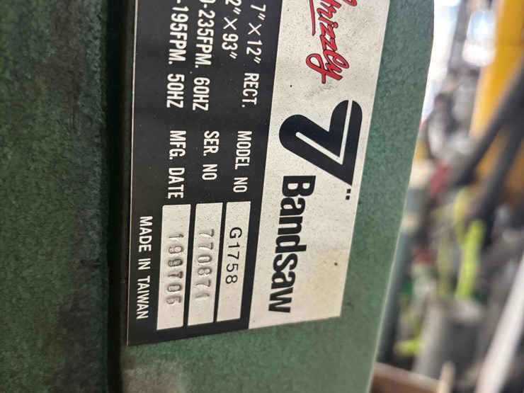 grizzly-upright-band-saw-image-1