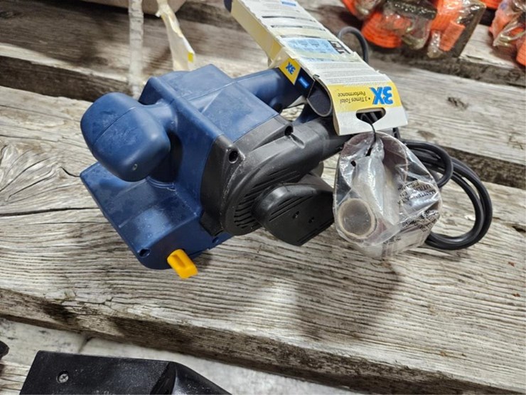 #425-•-ryobi-belt-sander-&-craftsmen-stapler-image-6