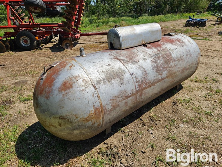 1961-500-gallon-propane-tank-image-3