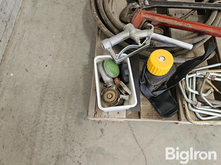 pallet-of-misc.-tools,-parts,-&-fasteners-image-8
