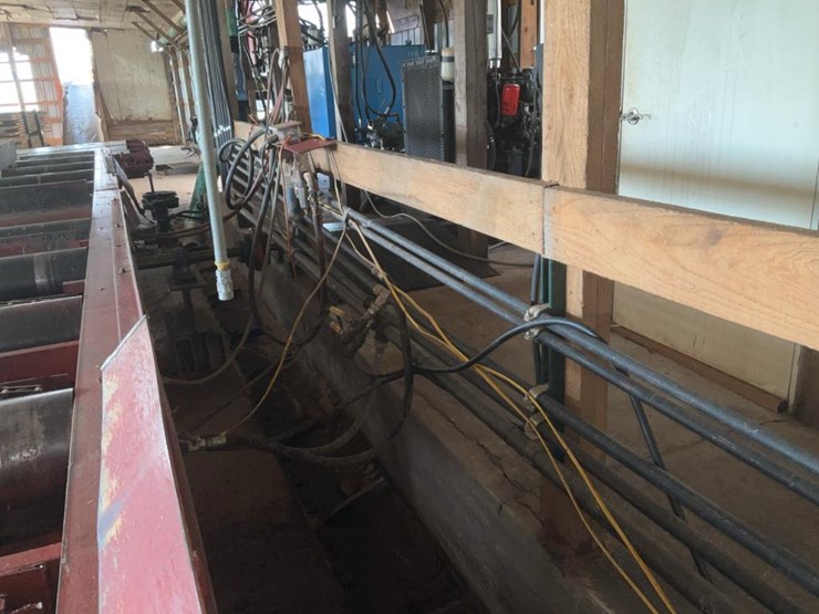 #122-•-hydraulic-lines,-pumps-and-tank-image-35