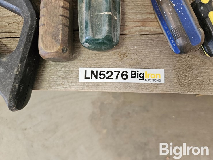 pallet-of-misc.-tools,-parts,-&-fasteners-image-11
