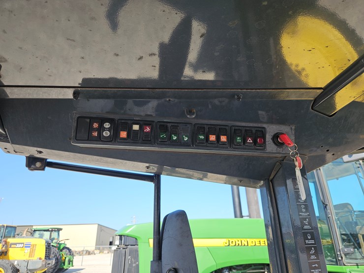 2022-deere-204l-image-12