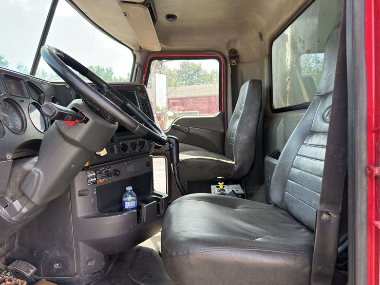 2009-mack-granite-gu813-image-17