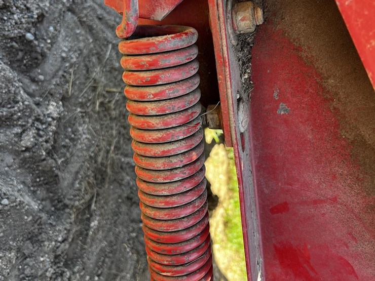 new-holland-790-image-34