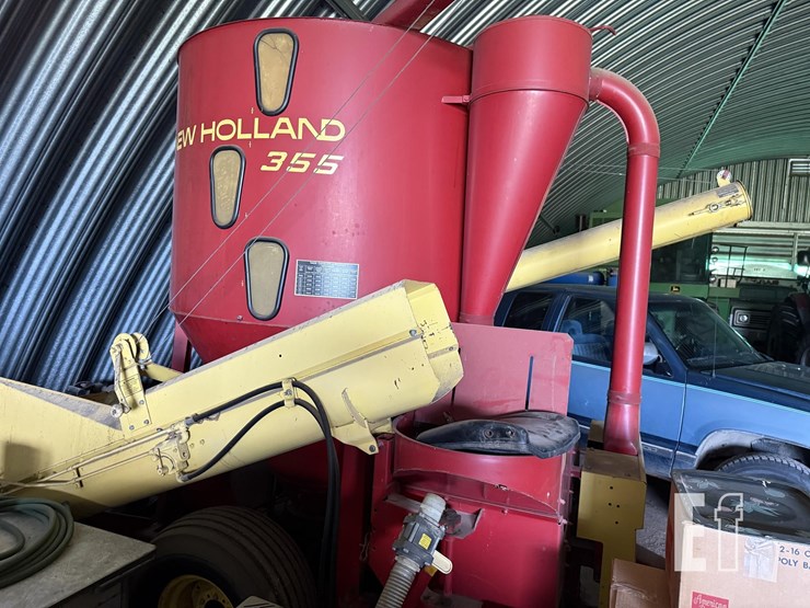 new-holland-355-image-1