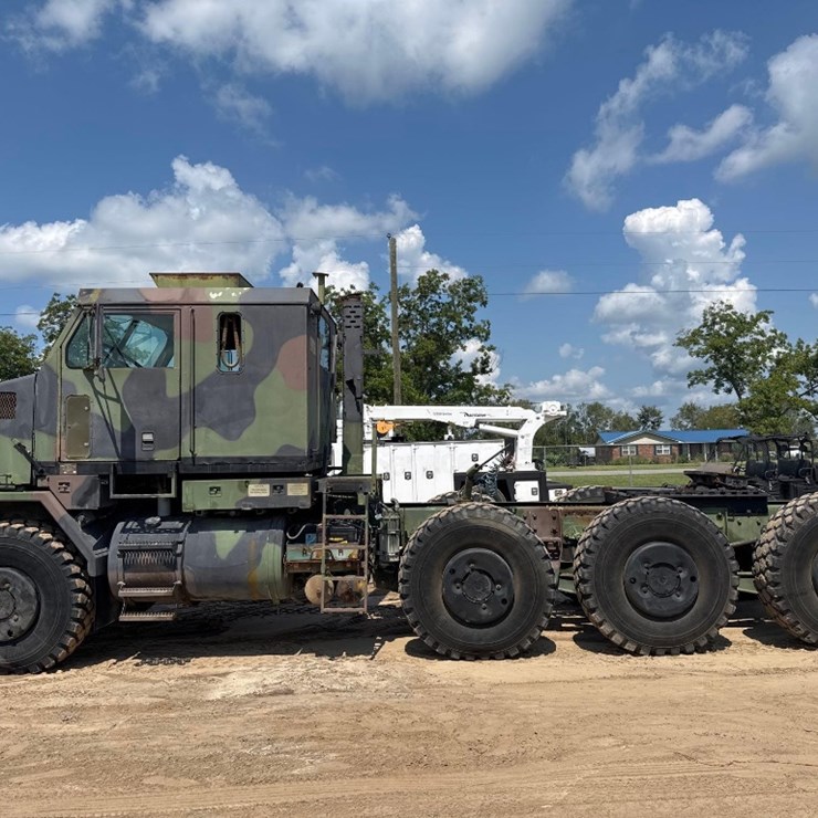 2000 OSHKOSH M1070