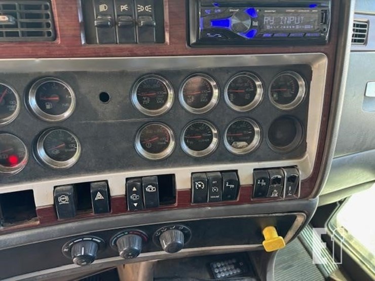 2006-kenworth-t800-image-14