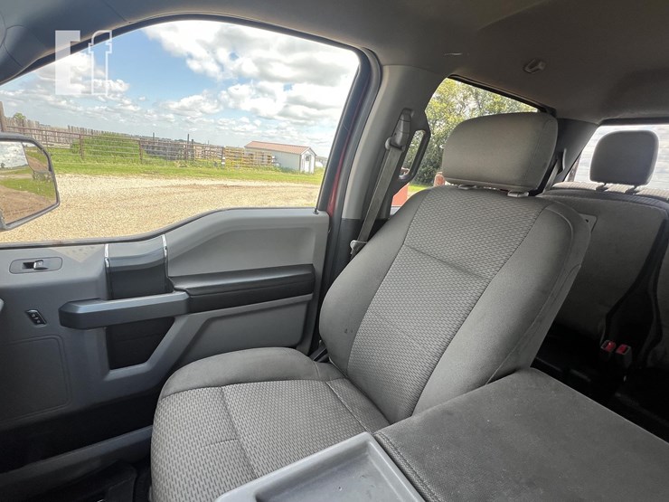 2017-ford-f150-xlt-image-12