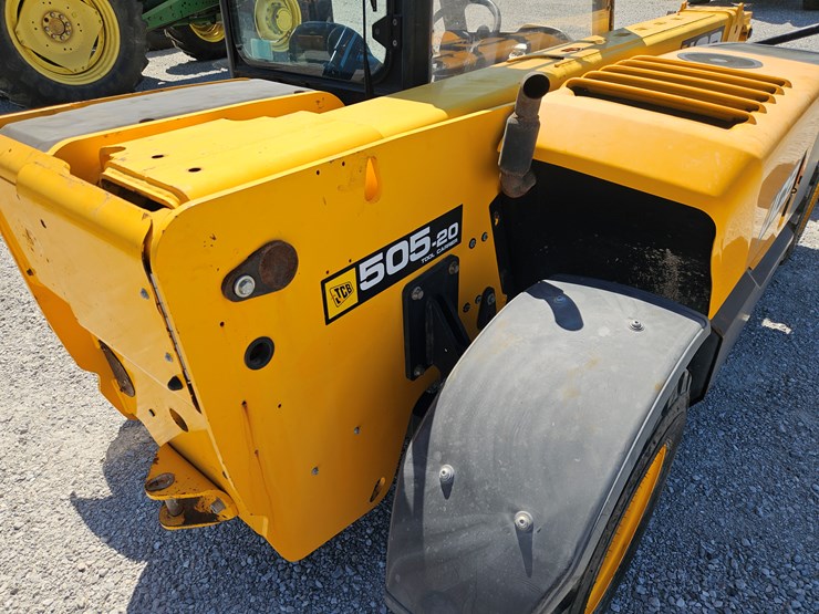 2020-jcb-505-image-17