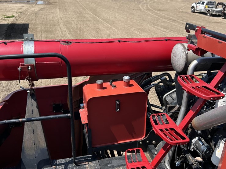 2007-case-ih-7010-image-83