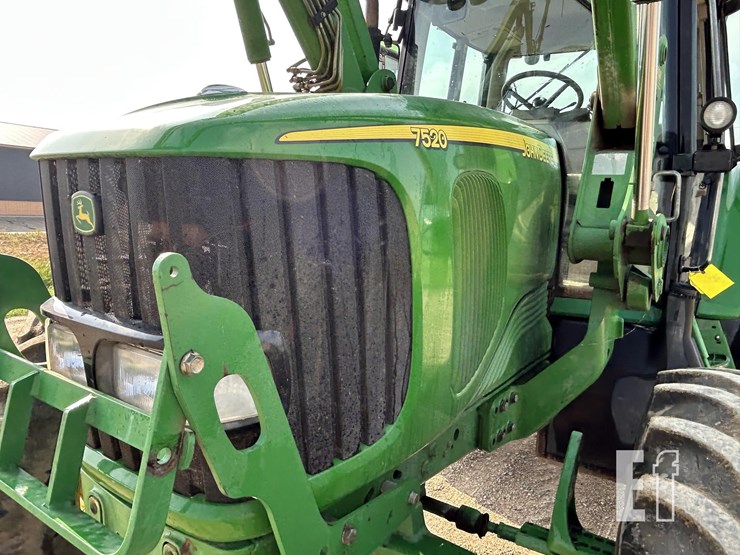 2005-john-deere-7520-image-59