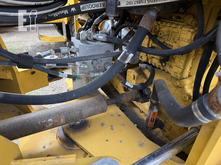 2019-deere-524kii-image-23
