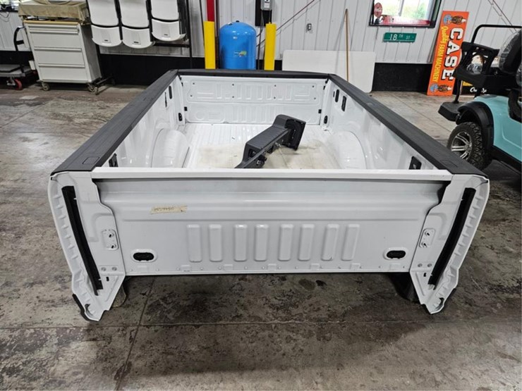 #391-•-2024-ford-8'-truck-box-image-8