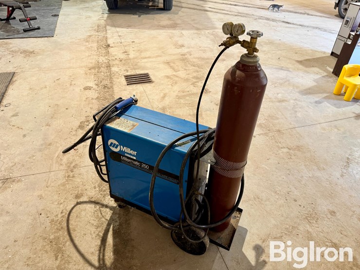 miller-millermatic-250-cv-dc-wire-feed-welder-image-7