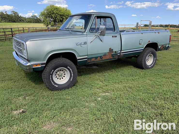 1979-dodge-power-wagon-image-1