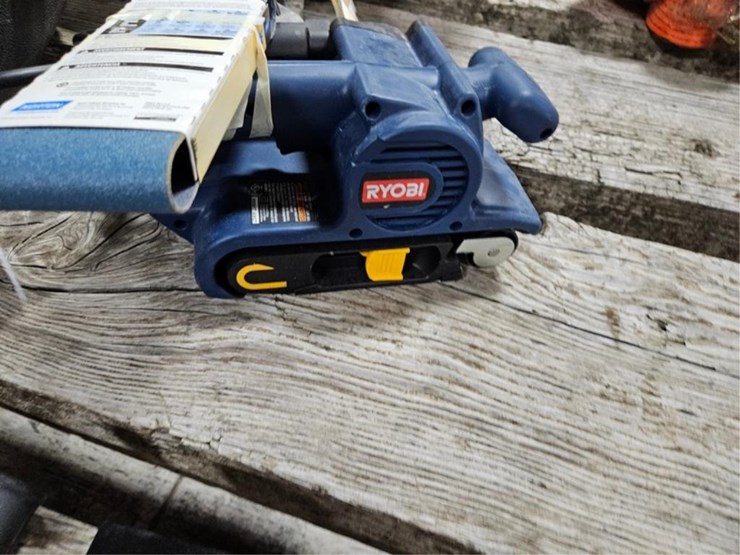 #425-•-ryobi-belt-sander-&-craftsmen-stapler-image-9