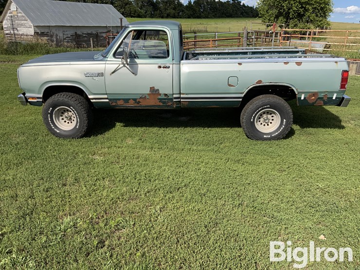 1979-dodge-power-wagon-image-8