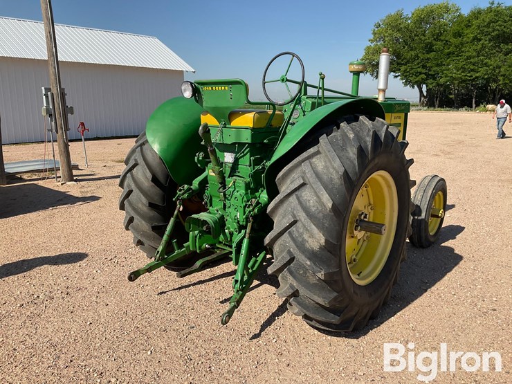 1957-john-deere-720-image-3