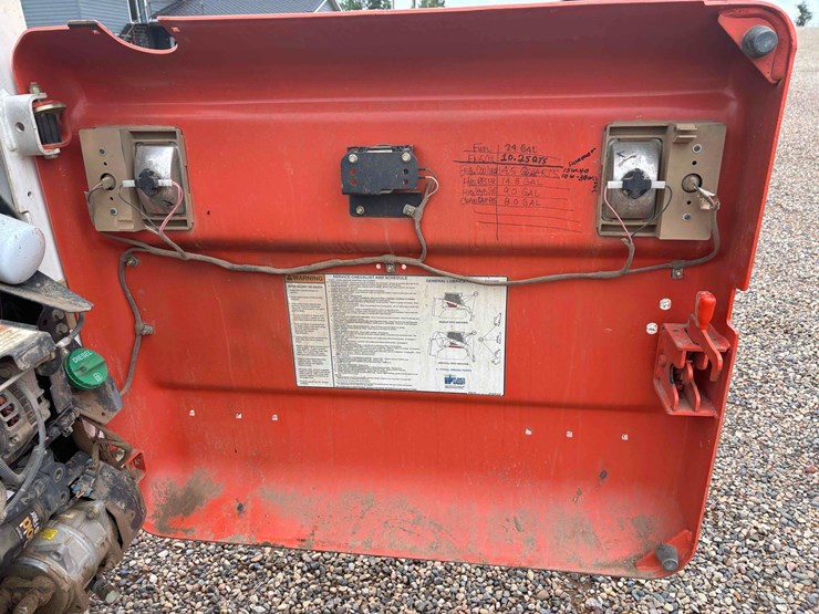 2016-bobcat-s160-image-4