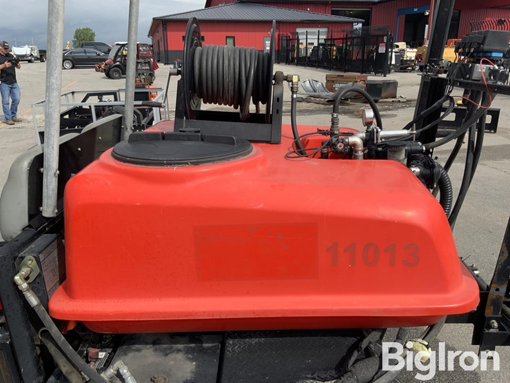 textron-cushman-898628-turf-truckster-spray-cart-image-13