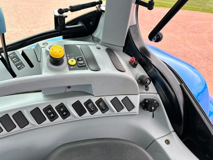 2014-new-holland-t6.175-image-58