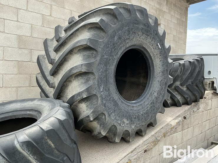 goodyear-1000/50r25-rear-floater-tire-image-1
