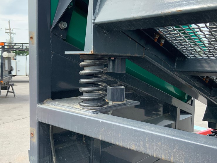 2024-vibratory-rock-screener-image-10