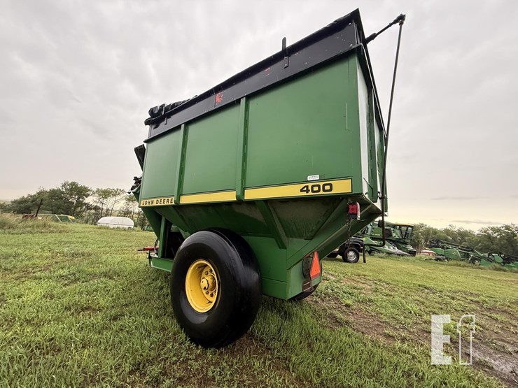 john-deere-400-image-5
