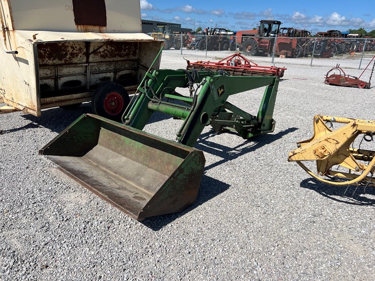 john-deere-148-image-1